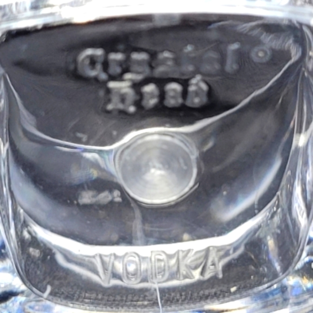 NEW 4 "CRYSTAL HEAD" VODKA SKULL PLASTIC SHOT GLASSES - Picture 9 of 9